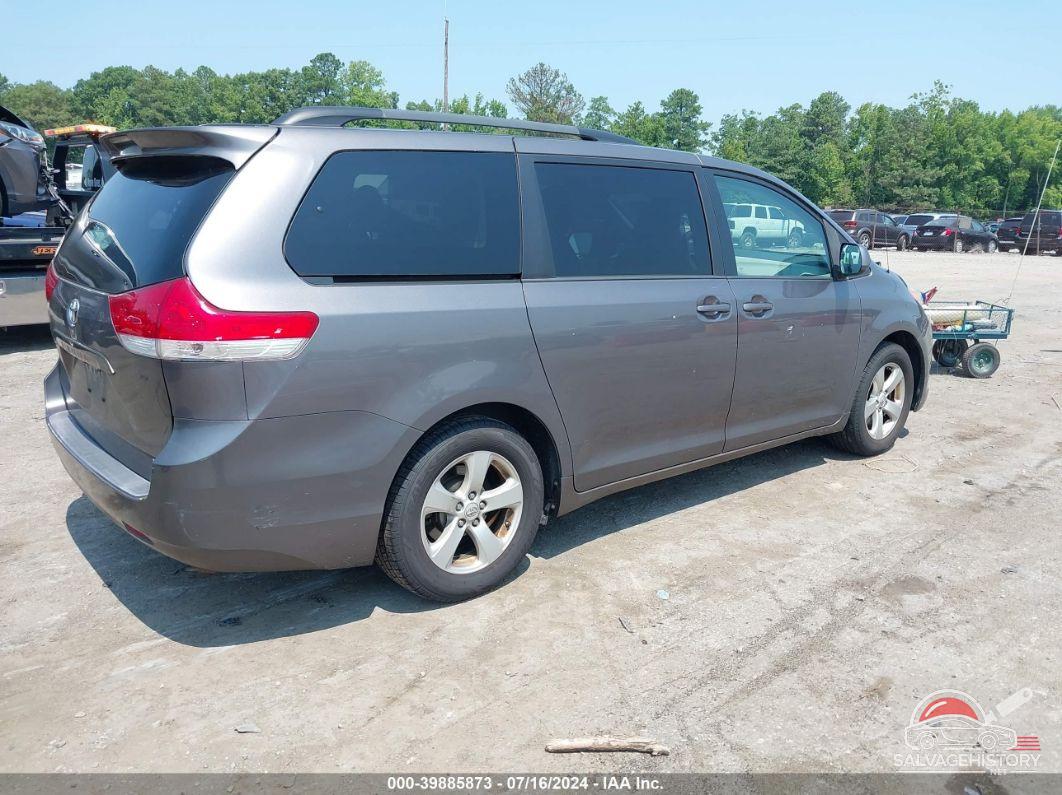 5TDKK3DC1BS098321 2011 TOYOTA SIENNA photo no. 4