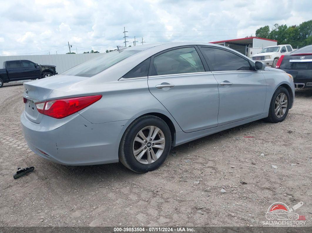 5NPEB4AC8DH772920 2013 HYUNDAI SONATA photo no. 4