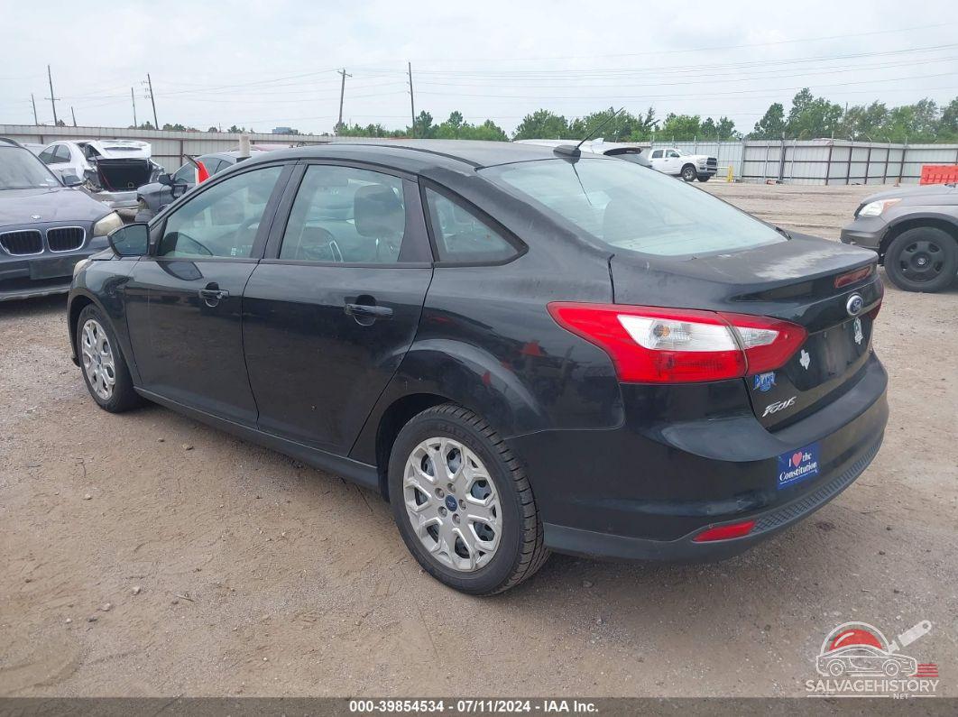 1FAHP3F20CL300946 2012 FORD FOCUS photo no. 3
