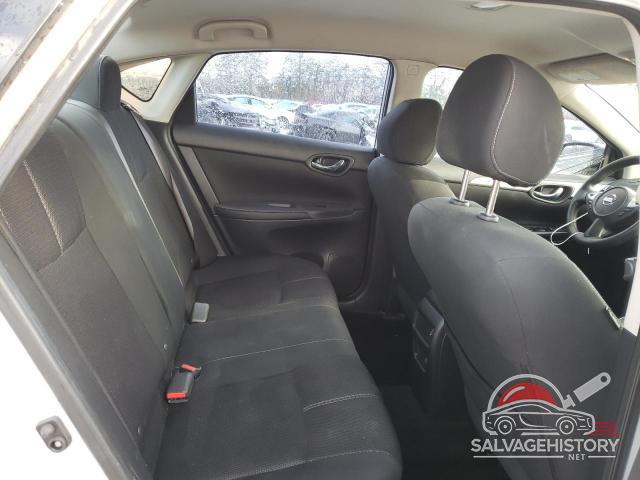 3N1AB7APXJY243067 2018 NISSAN SENTRA photo no. 10