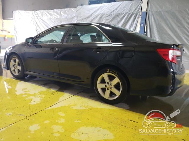 4T1BF1FKXEU376139 2014 TOYOTA CAMRY photo no. 2