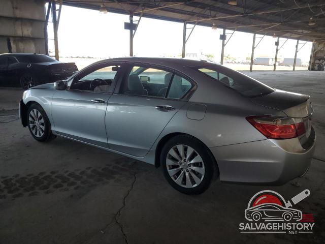 1HGCR2F83DA058875 2013 HONDA ACCORD photo no. 2