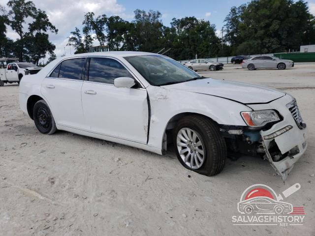 2C3CCAAG7EH127552 2014 CHRYSLER 300 photo no. 4