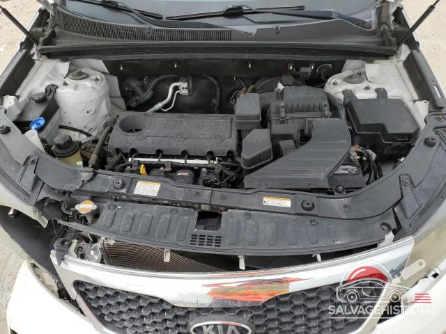 5XYKT3A12BG154103 2011 KIA SORENTO photo no. 12