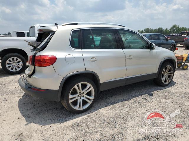 WVGAV7AX3CW555886 2012 VOLKSWAGEN TIGUAN photo no. 3