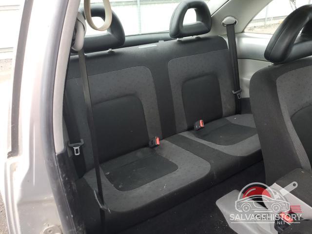 3VWCC21C4YM484737 2000 VOLKSWAGEN BEETLE photo no. 10