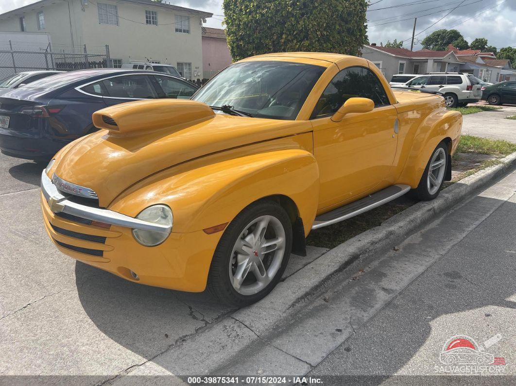 1GCES14P04B107606 2004 CHEVROLET SSR photo no. 2