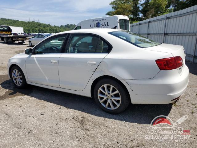 3VWDP7AJ5DM250671 2013 VOLKSWAGEN JETTA photo no. 2