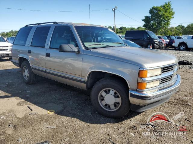 1GNEC13R2XJ502114 1999 CHEVROLET TAHOE photo no. 4