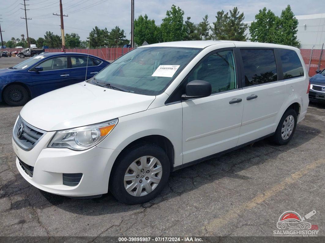 2V4RW4D13AR174321 2010 VOLKSWAGEN ROUTAN photo no. 2