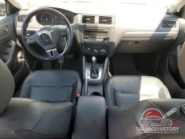 3VWLL7AJ5DM289882 2013 VOLKSWAGEN JETTA photo no. 8