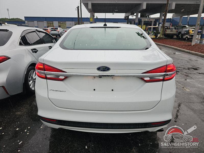 3FA6P0G75JR156860 2018 FORD FUSION photo no. 17