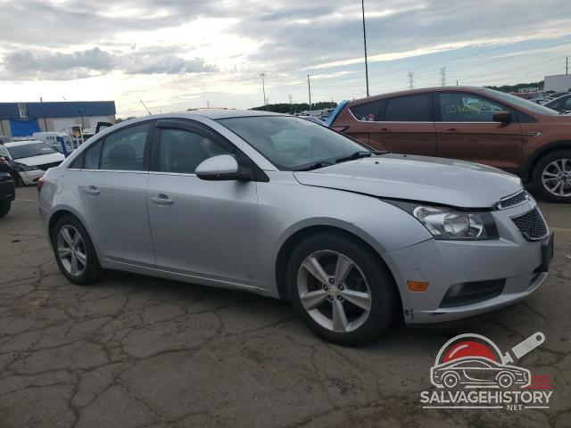 1G1PE5SB8D7175484 2013 CHEVROLET CRUZE photo no. 4