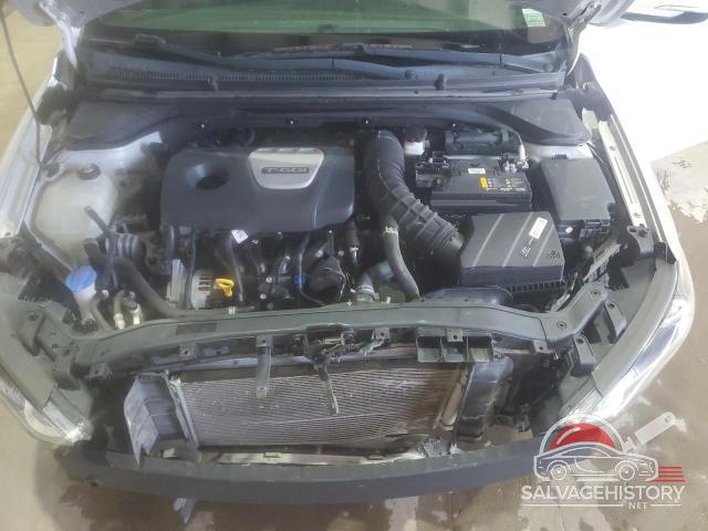 KMHD04LBXJU450203 2018 HYUNDAI ELANTRA photo no. 11