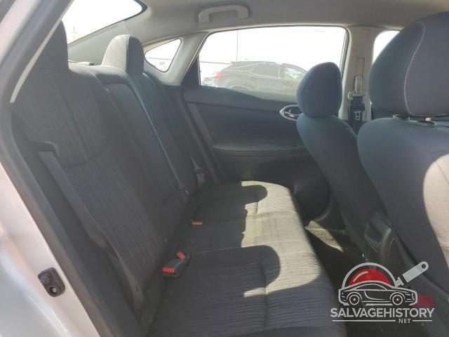 3N1AB7AP7JY320252 2018 NISSAN SENTRA photo no. 10