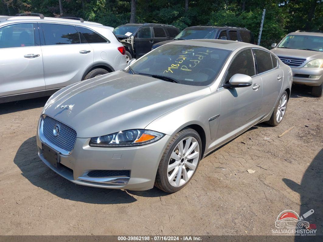 SAJWJ0EF7D8S83753 2013 JAGUAR XF photo no. 2