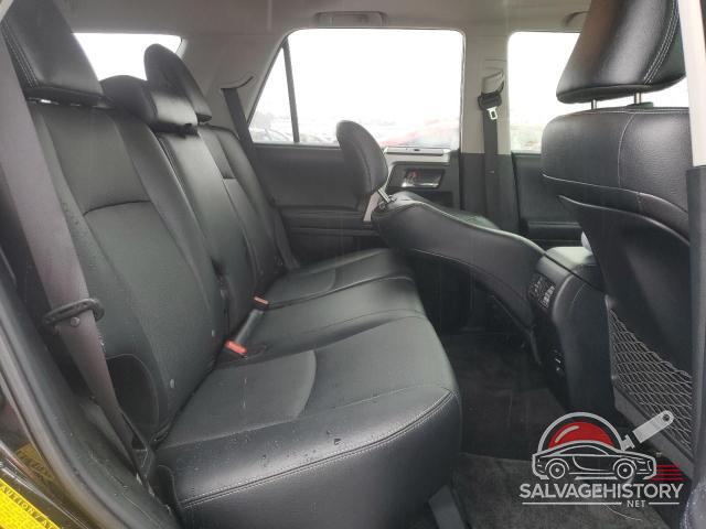 JTEBU5JR6J5533235 2018 TOYOTA 4RUNNER SR photo no. 11