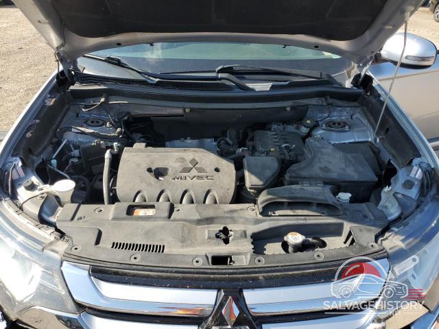 JA4AD3A36HZ025392 2017 MITSUBISHI OUTLANDER photo no. 12