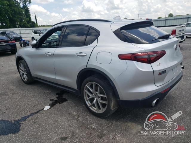 ZASFAKNN3J7B83028 2018 ALFA ROMEO STELVIO photo no. 2