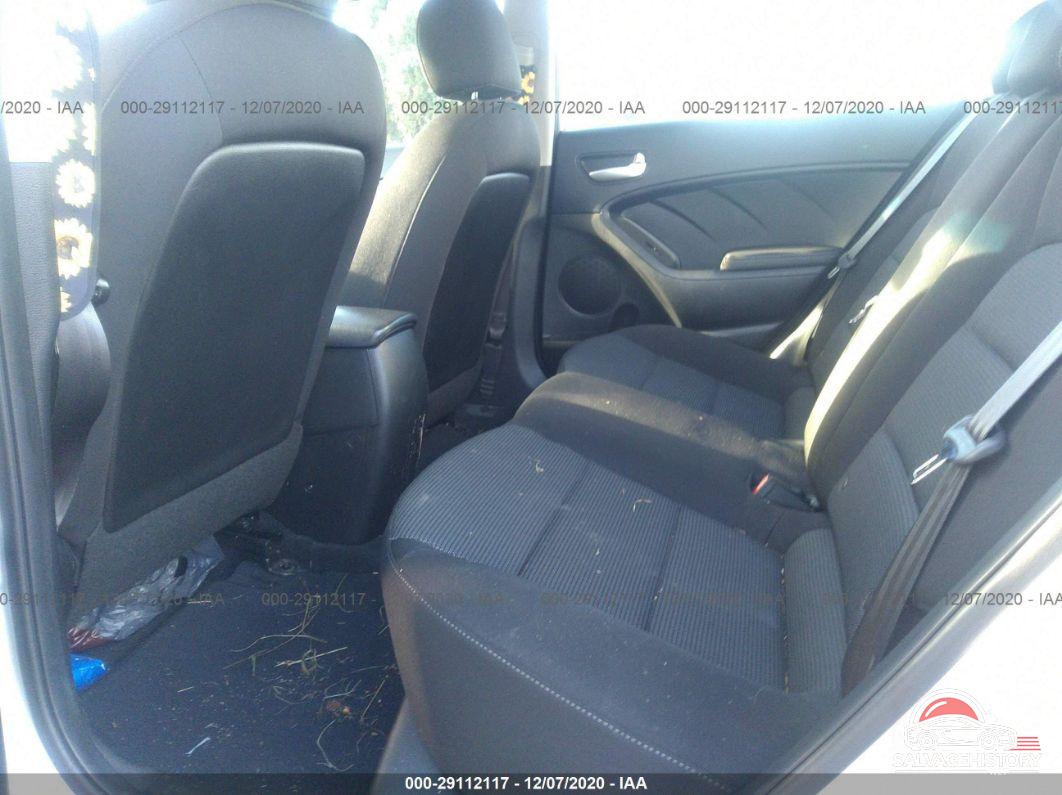 3KPFK4A7XJE184301 2018 KIA FORTE photo no. 8