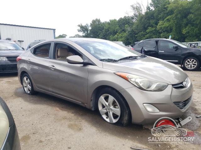 5NPDH4AE5DH218133 2013 HYUNDAI ELANTRA photo no. 4
