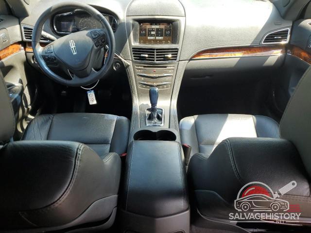2LMHJ5NK5JBL02472 2018 LINCOLN MKT photo no. 8