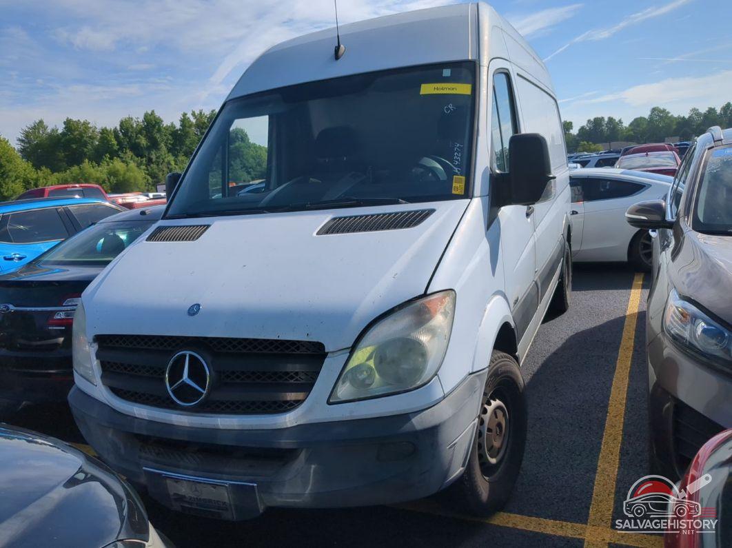 WD3PE7CC7D5738430 2013 MERCEDES-BENZ SPRINTER 2500 photo no. 3