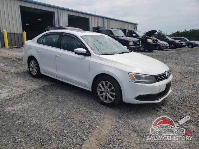 3VWB17AJ4EM368088 2014 VOLKSWAGEN JETTA photo no. 4