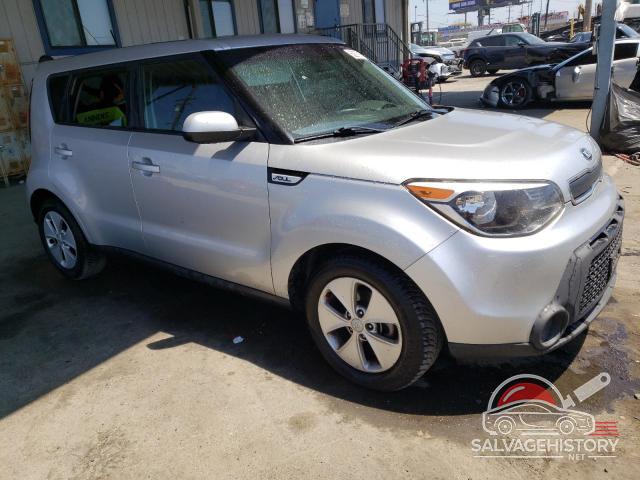 KNDJN2A21G7863683 2016 KIA SOUL photo no. 4