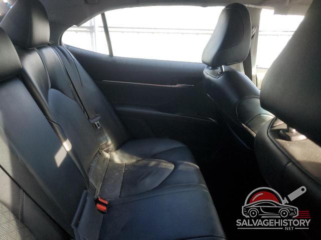 4T1B61HK8JU639851 2018 TOYOTA CAMRY photo no. 10