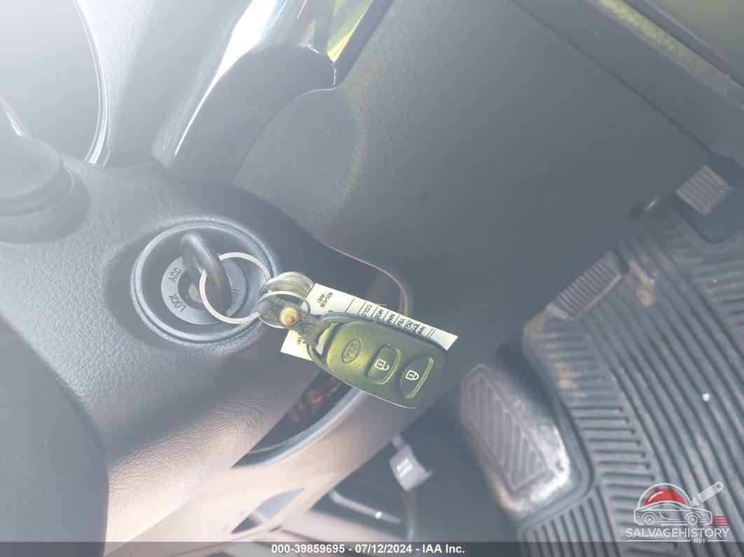 5XYKTCA64CG221880 2012 KIA SORENTO photo no. 11