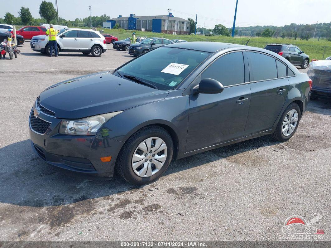 1G1PA5SH9D7207715 2013 CHEVROLET CRUZE photo no. 2