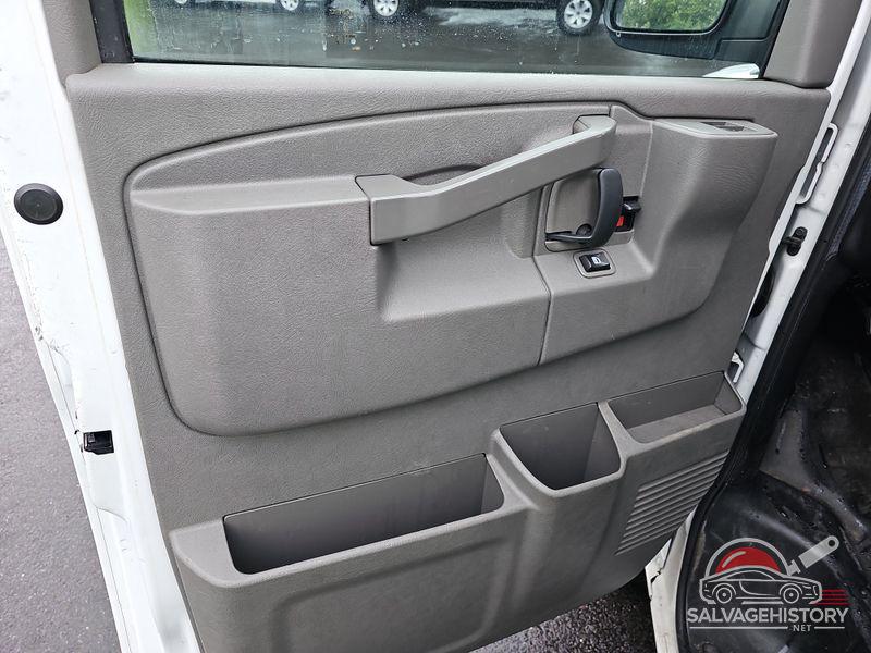 1GCWGAFP4J1326198 2018 CHEVROLET EXPRESS 2500 photo no. 5