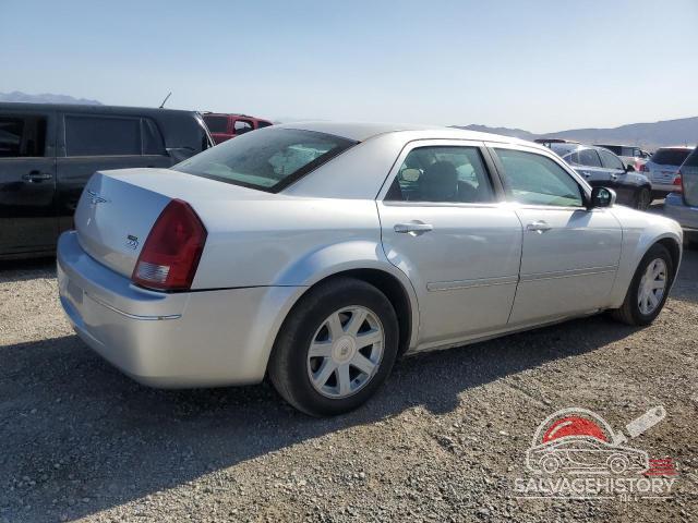 2C3JA53GX5H156450 2005 CHRYSLER 300 photo no. 3
