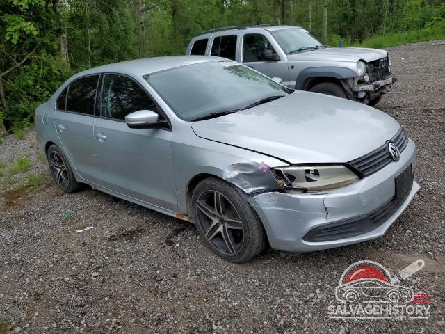 3VW2K7AJ2EM252983 2014 VOLKSWAGEN JETTA photo no. 4