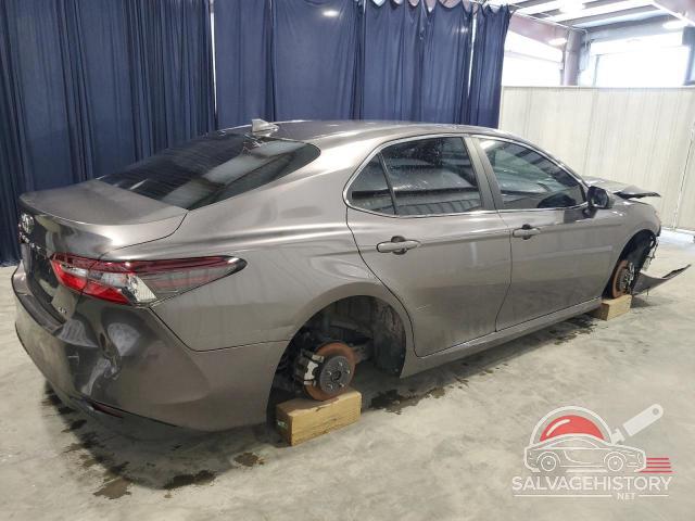4T1C11AK3NU004278 2022 TOYOTA CAMRY photo no. 3