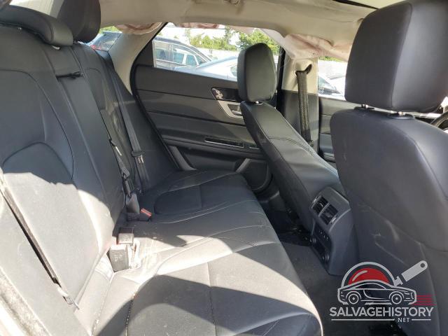 SAJBD4FN0JCY54043 2018 JAGUAR XF photo no. 10