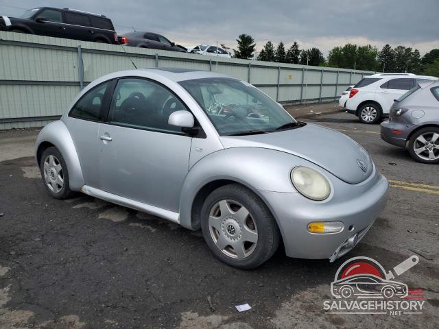 3VWCC21C4YM484737 2000 VOLKSWAGEN BEETLE photo no. 4