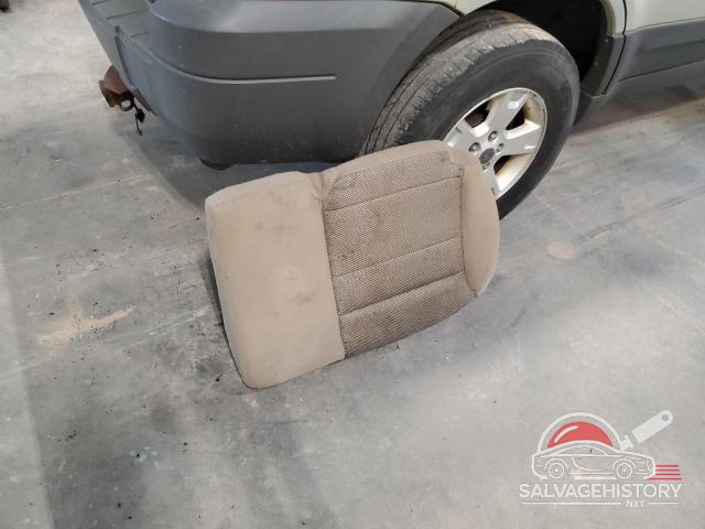 1FMYU93105DA22351 2005 FORD ESCAPE photo no. 13