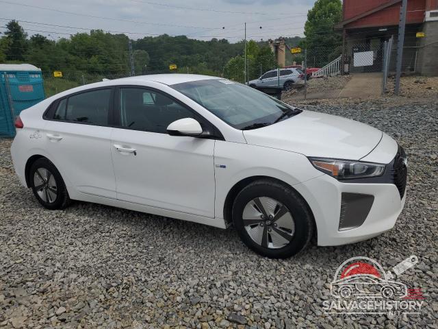 KMHC65LC3HU032004 2017 HYUNDAI IONIQ photo no. 4