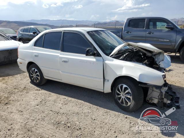 KMHCG45C25U655775 2005 HYUNDAI ACCENT photo no. 4
