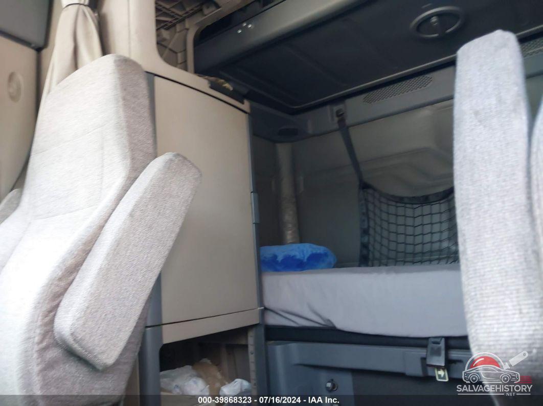 1FUJGLBG4ELFU4529 2014 FREIGHTLINER CASCADIA 125 photo no. 7