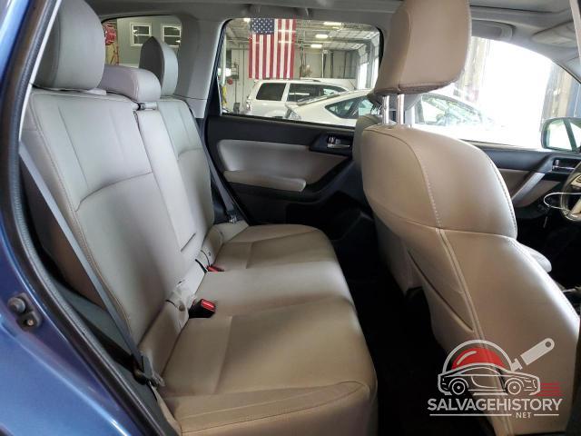 JF2SJAJCXJH455057 2018 SUBARU FORESTER photo no. 11