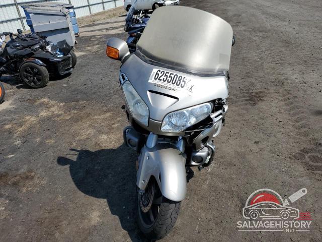 1HFSC47003A202175 2003 HONDA GL CYCLE photo no. 2