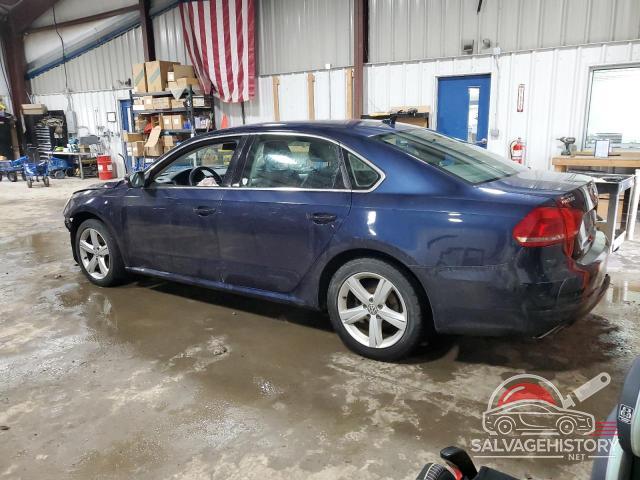 1VWBP7A37DC022598 2013 VOLKSWAGEN PASSAT photo no. 2