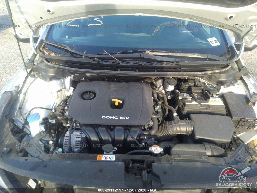 3KPFK4A7XJE184301 2018 KIA FORTE photo no. 10