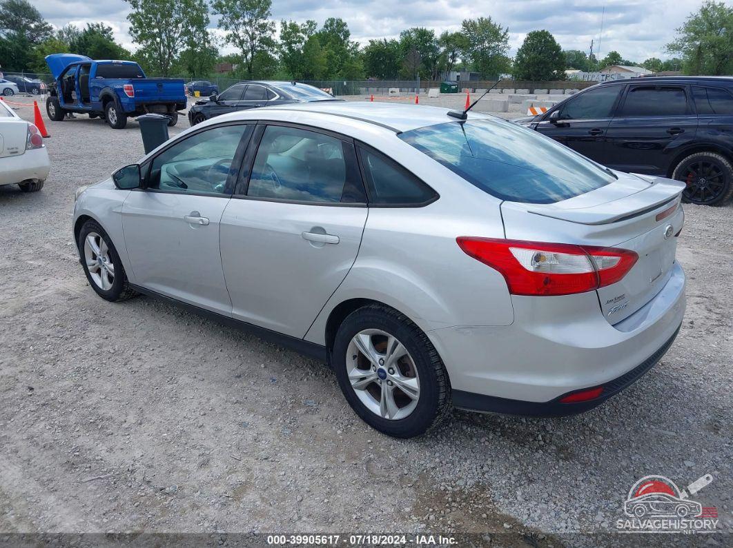 1FAHP3F22CL432719 2012 FORD FOCUS photo no. 3
