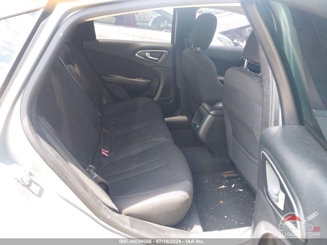 1C3CCCAB5FN684517 2015 CHRYSLER 200 photo no. 8