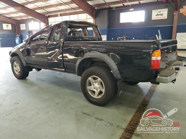 5TEWN72N12Z083440 2002 TOYOTA TACOMA photo no. 2