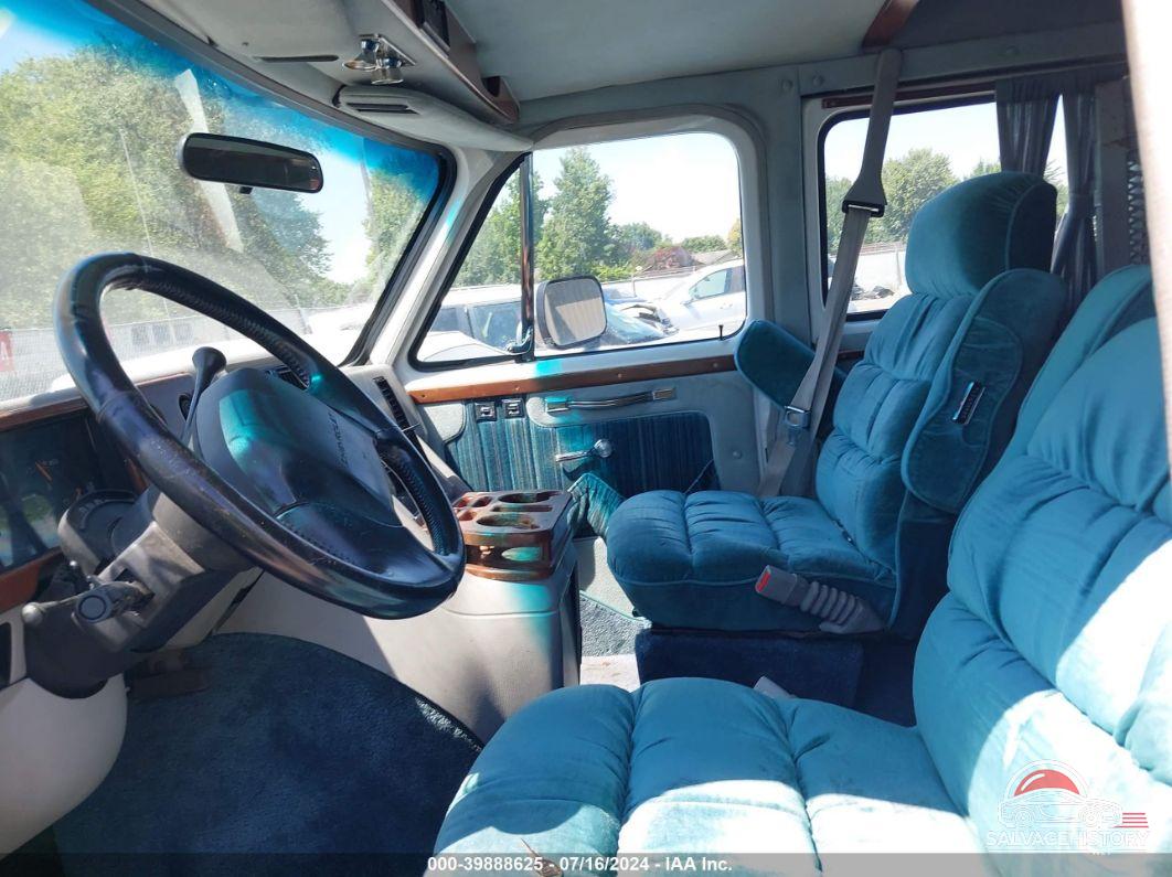 1GBEG25K6N7117110 1992 CHEVROLET G20 photo no. 5